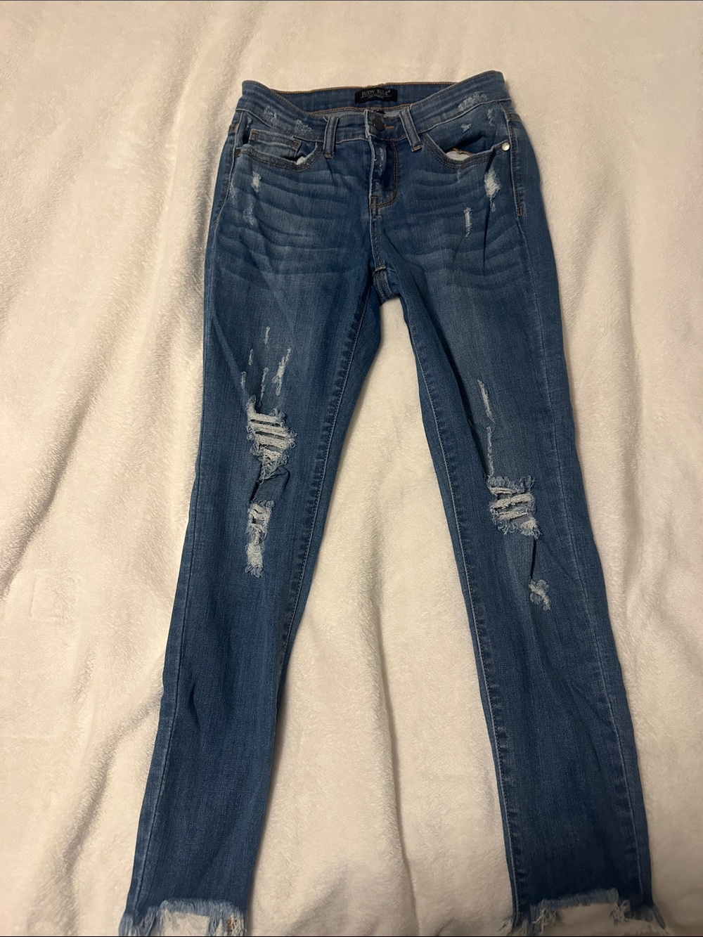 Judy Blue Distressed Skinny Jeans in Medium Blue